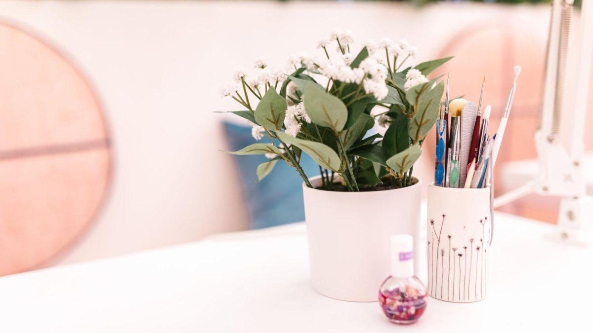 Unhas Decoradas com Flores: Como Fazer em Casa